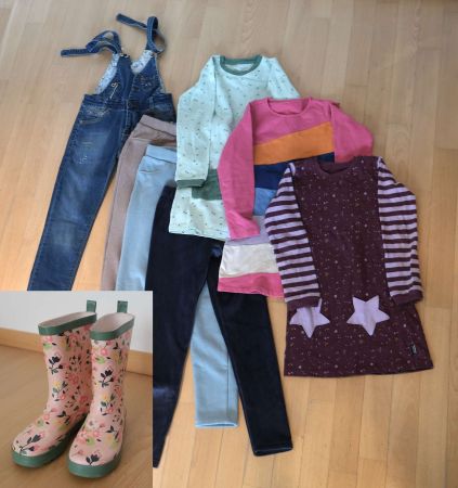 Kleiderpaket Mädchen Kleider, Hosen, Gummistiefel, 134 / 140