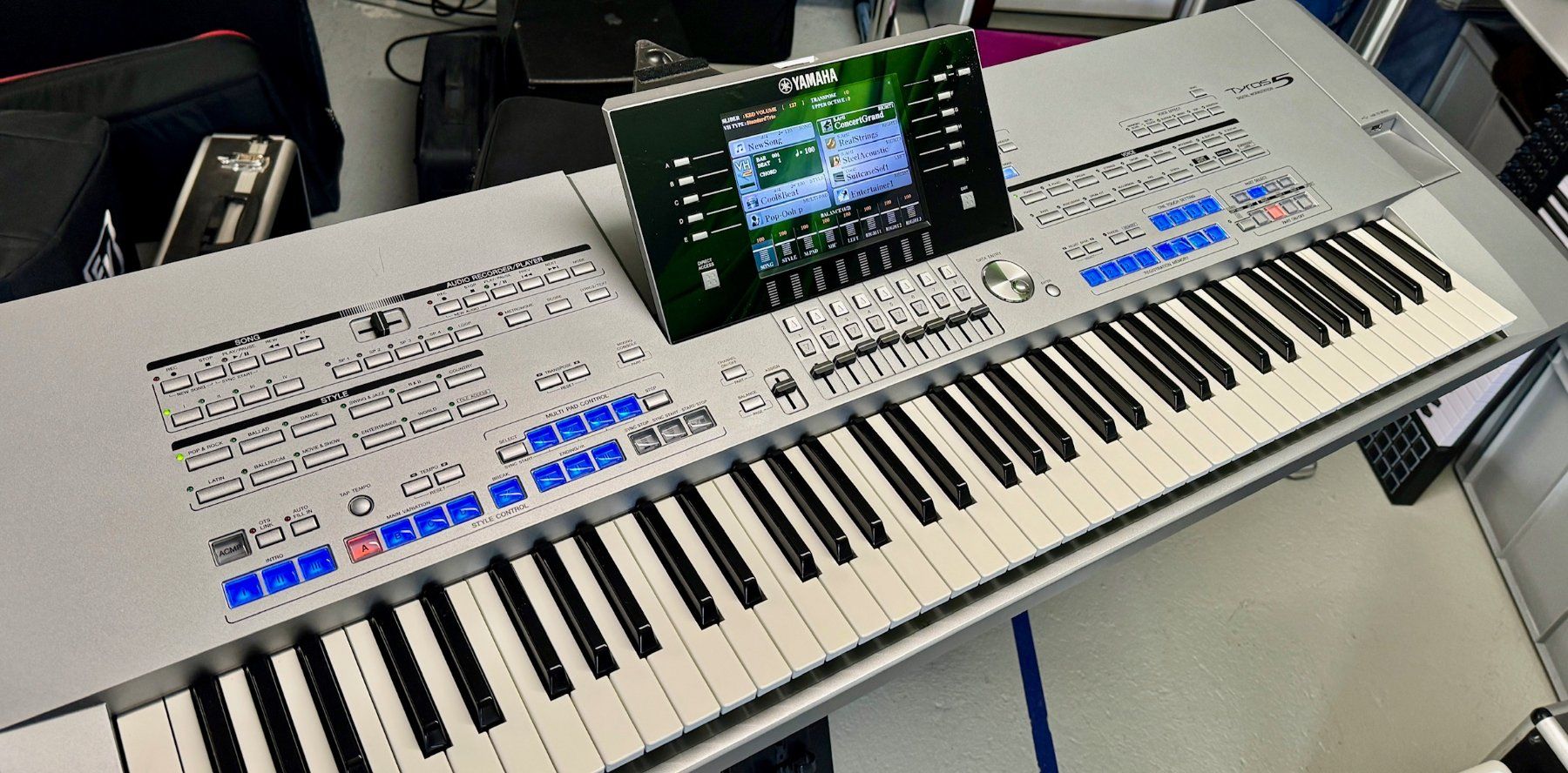 Yamaha Musikinstrumente: Yamaha Tyros 5  76 Tasten – Gebraucht aus Uster von