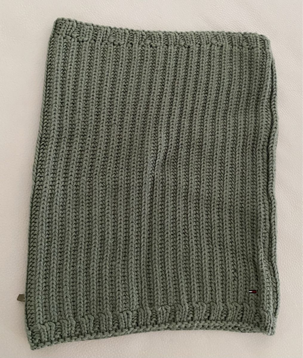 Tommy Hilfiger Foulard & Sciarpe: Tommy Hilfiger Loop – Usato da Opfikon venduto da Luis144