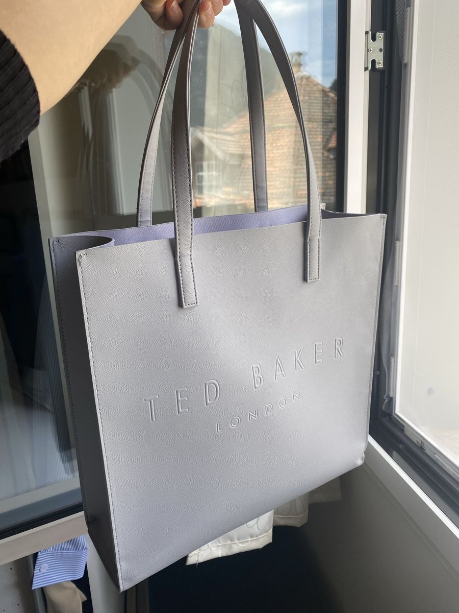 Ted Baker Borse da donna: Ted Baker Icon Tote Bag in Grau  – Usato da Göschenen venduto da Anoli34
