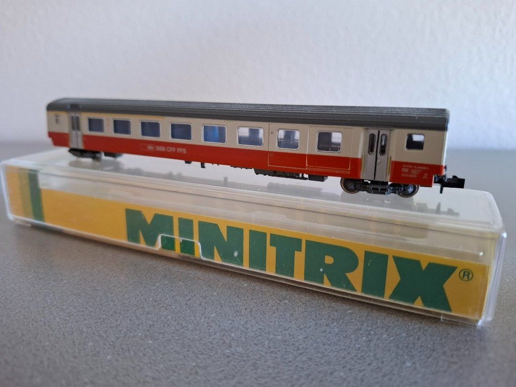 Trix Modellini di ferrovie: MiniTrix 3 Swiss-Express Wagen N – Usato da Henau venduto da fag_lzx9 2