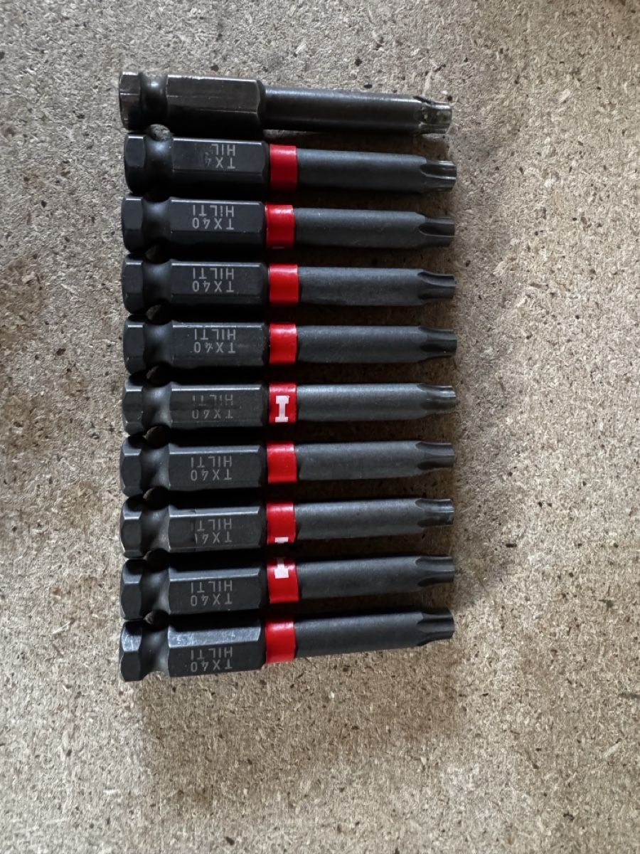 Hilti Tous les outils: HILTI TX40 Bits 10 Stk. NEU!!! – Neuf (Voir description) à Uezwil par sev_2f5k