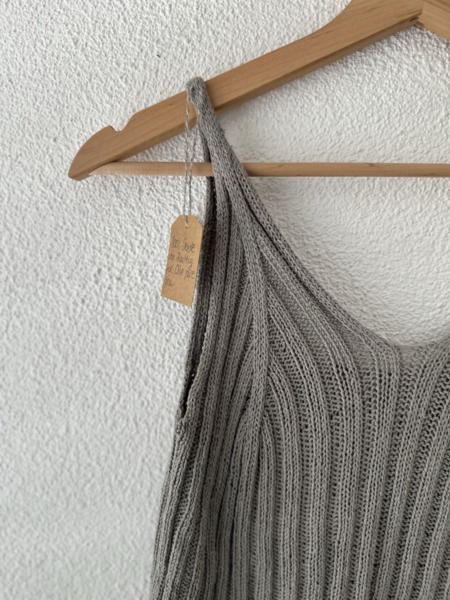 Top: Handgestricktes Top aus Seide – Nuovo (secondo la descrizione) da Ormalingen venduto da nude.knits 1