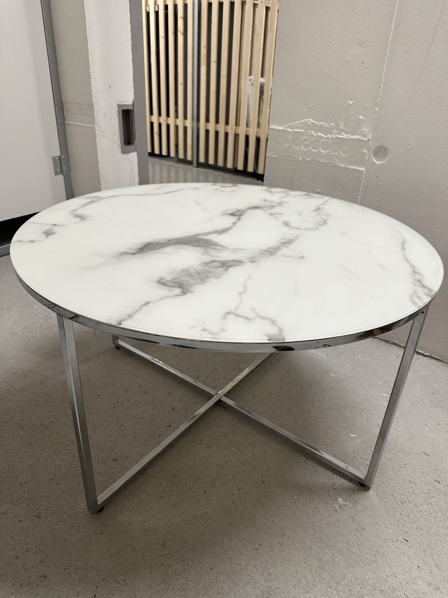 Westwing Tavoli: Runder Couchtisch mit Glasplatte in Marmor Optik – Usato da Zürich venduto da mickeey