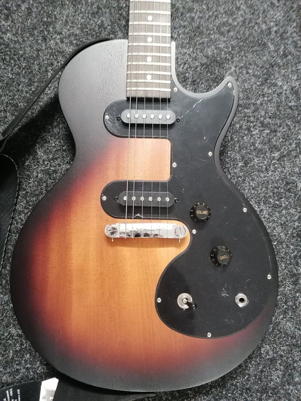 Epiphone Strumenti musicali: Epiphone Gitarre – Usato da Geroldswil venduto da Dirici 2