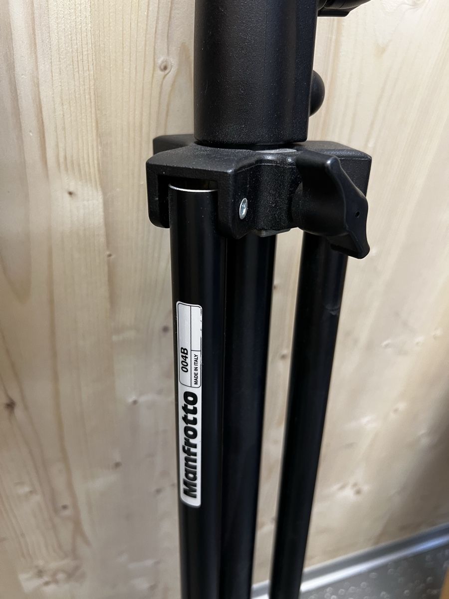 Manfrotto Altro in Decorazioni & Accessori: Manfrotto Stativ Set: 055PROB, 685B, 561B, 004B - Top! – Usato da Winterthur venduto da gue_yf9d 9