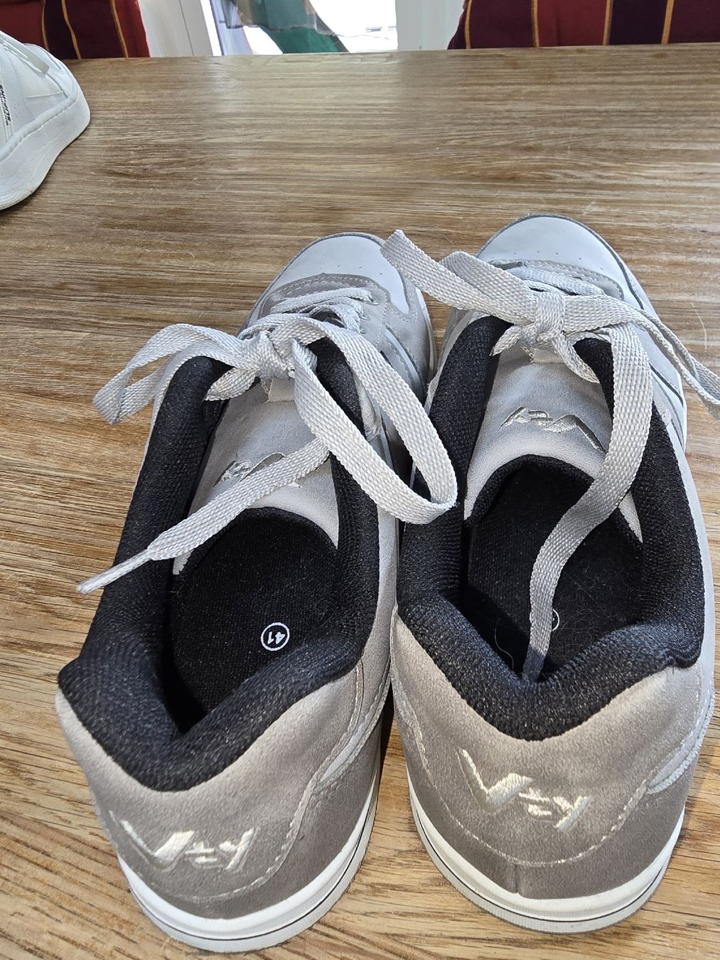 Herrenschuhe: grauer Freizeitschuh, Gr.41 – Gebraucht aus Morschach von Monikawi 2