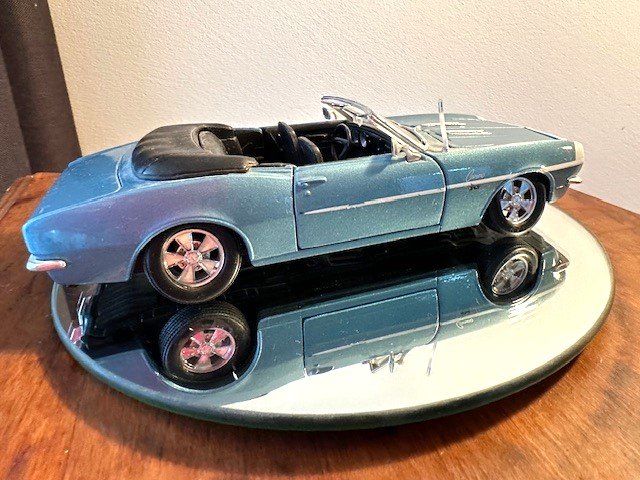 Maisto Modellini d'auto: +  1968  +   Chevrolet Camaro – Usato da Winkel venduto da zeho 2