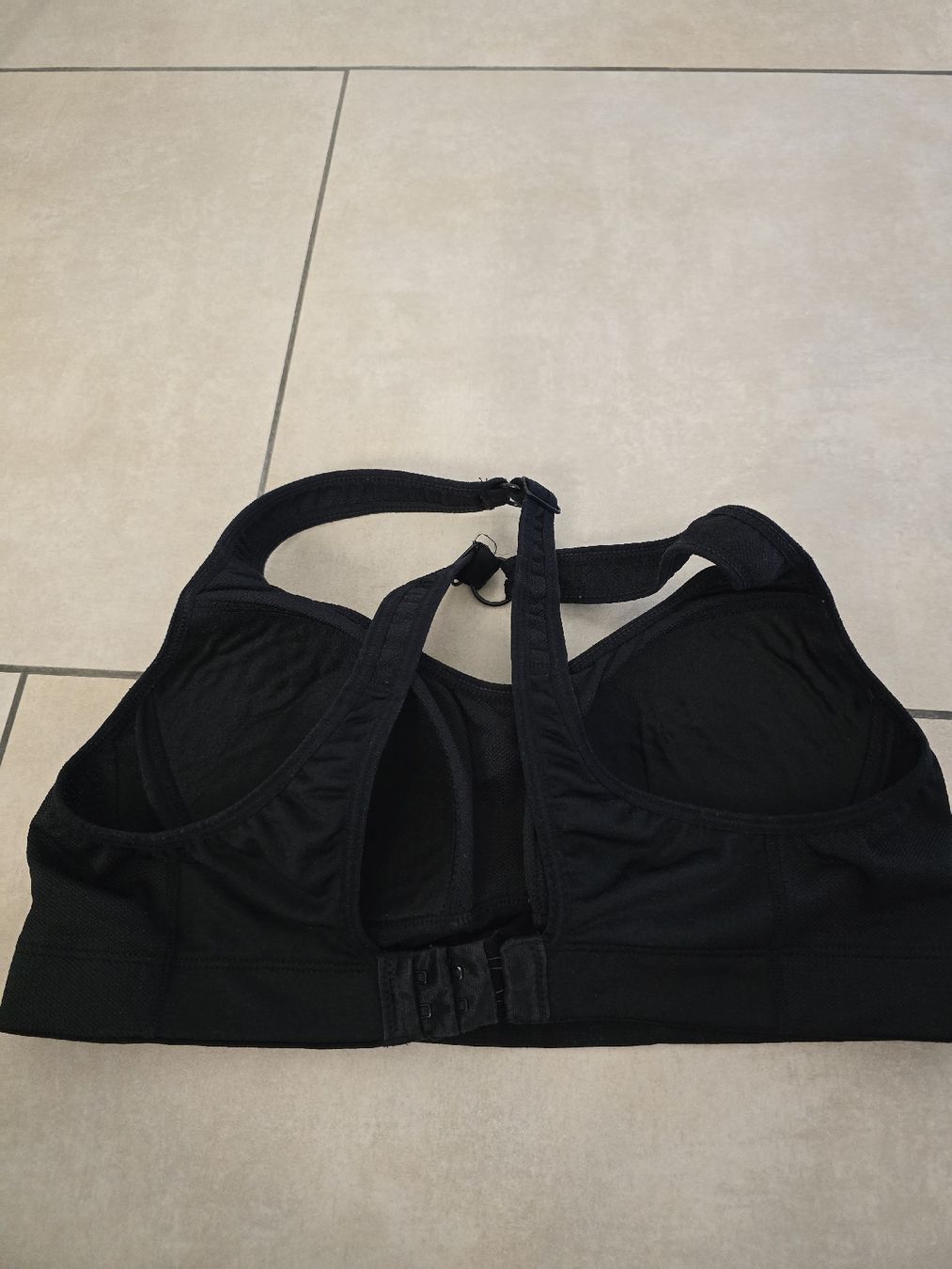 Tops: Sport BH - Grösse S – Gebraucht aus Rickenbach b. Wil von Kth_v8 1