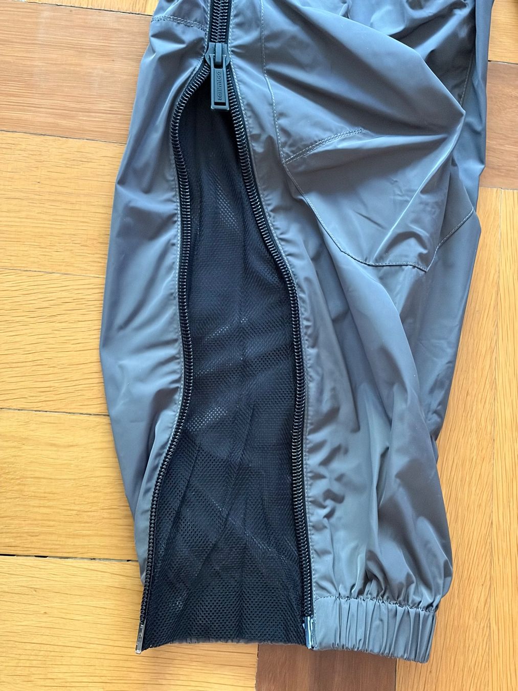Dsquared2 Pantalons: DSQUARED2 Technical Pants Gr. 48 grau – D'occasion à Uitikon Waldegg par Voile 2