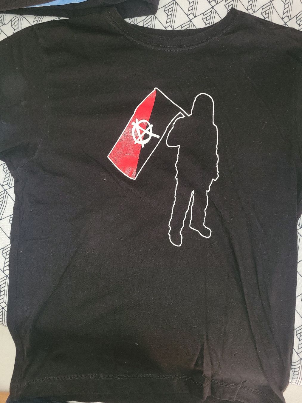 T-shirt: schwarzes T-Shirt Anarchie – Usato da Brig venduto da RaZu39
