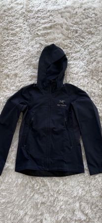 Arc'teryx Softshell Jacke schwarz Kapuze gebraucht