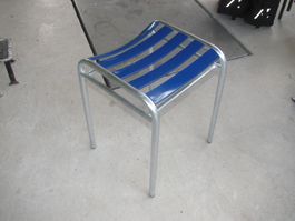 Hocker Gartenstuhl - neu verzinkt - neue Latten (PVC)