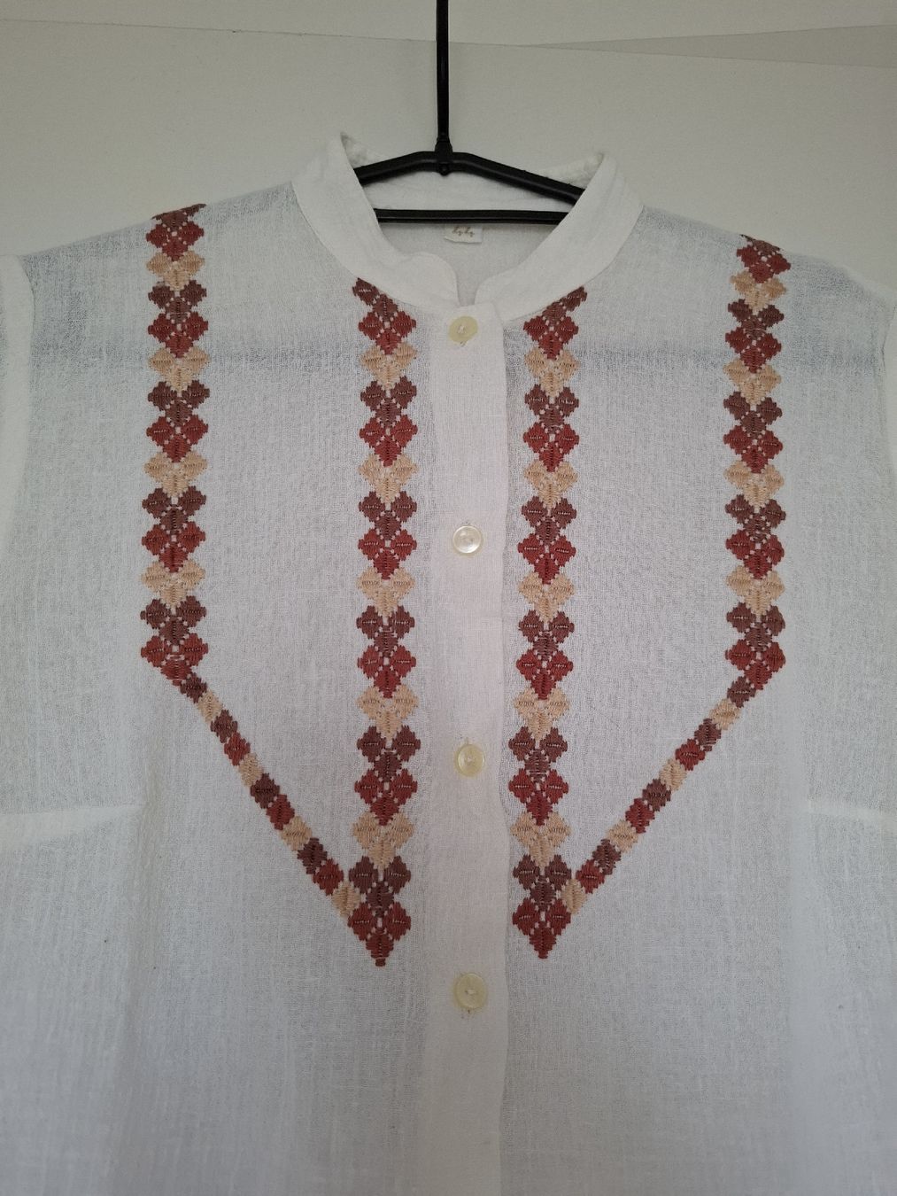 Camicette: Chemise artisanale roumaine – Nuovo (secondo la descrizione) da La Tour-de-Peilz venduto da Marin_nette 1