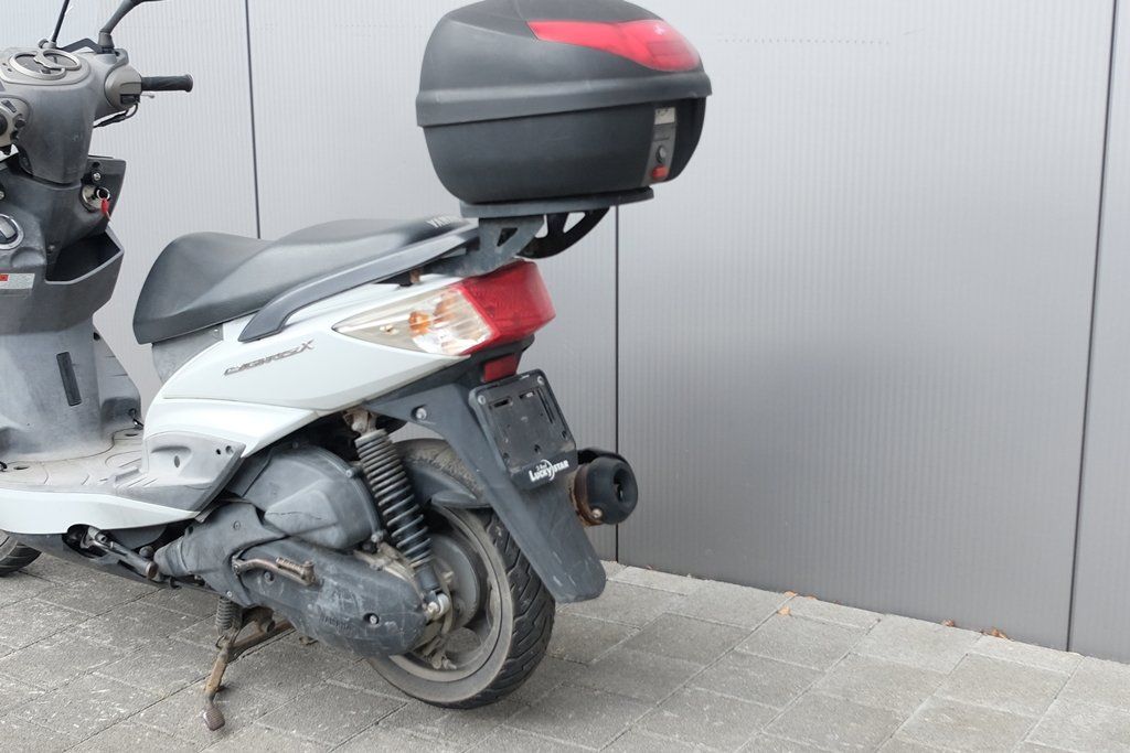 Yamaha Scooter: Yamaha XC125 – Usato da Sargans venduto da pirelli146 2