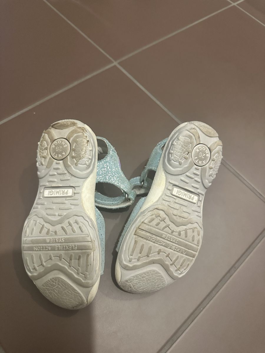 Primigi Scarpe per ragazze: Kindersandale Primigi Grösse 26 hellblau  – Usato da Zürich venduto da Essences 2