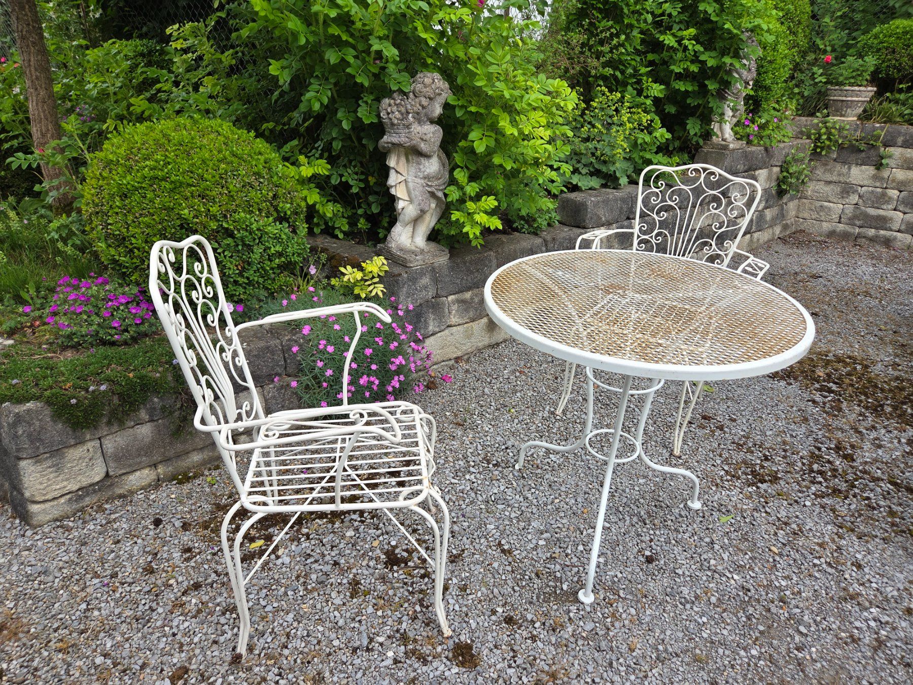 Tisch mit 2 Stühlen französisch Garten (Gebraucht) in Uesslingen für CHF 245 – nur Abholung auf Ricardo kaufen