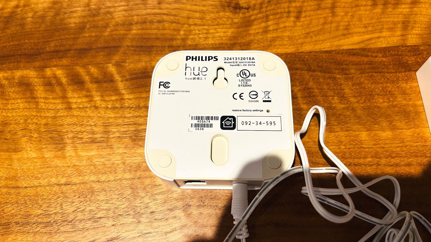 Philips Hub & Switch: Philips Hue Bridge inklusive Netzteil – Usato da Winterthur venduto da CocoTheCat 1