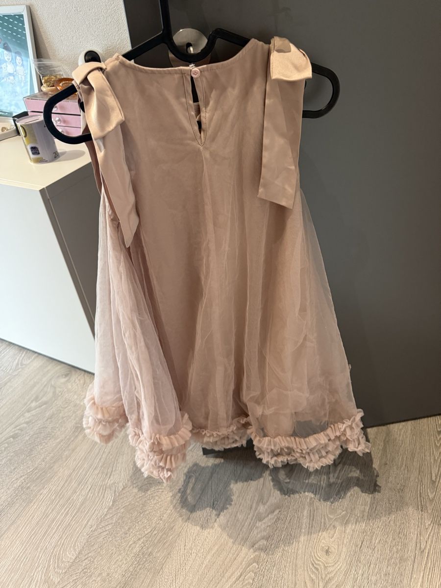 Robes et jupes: Robe de fete – D'occasion à St-Pierre-Clages par loc_8vtz 1
