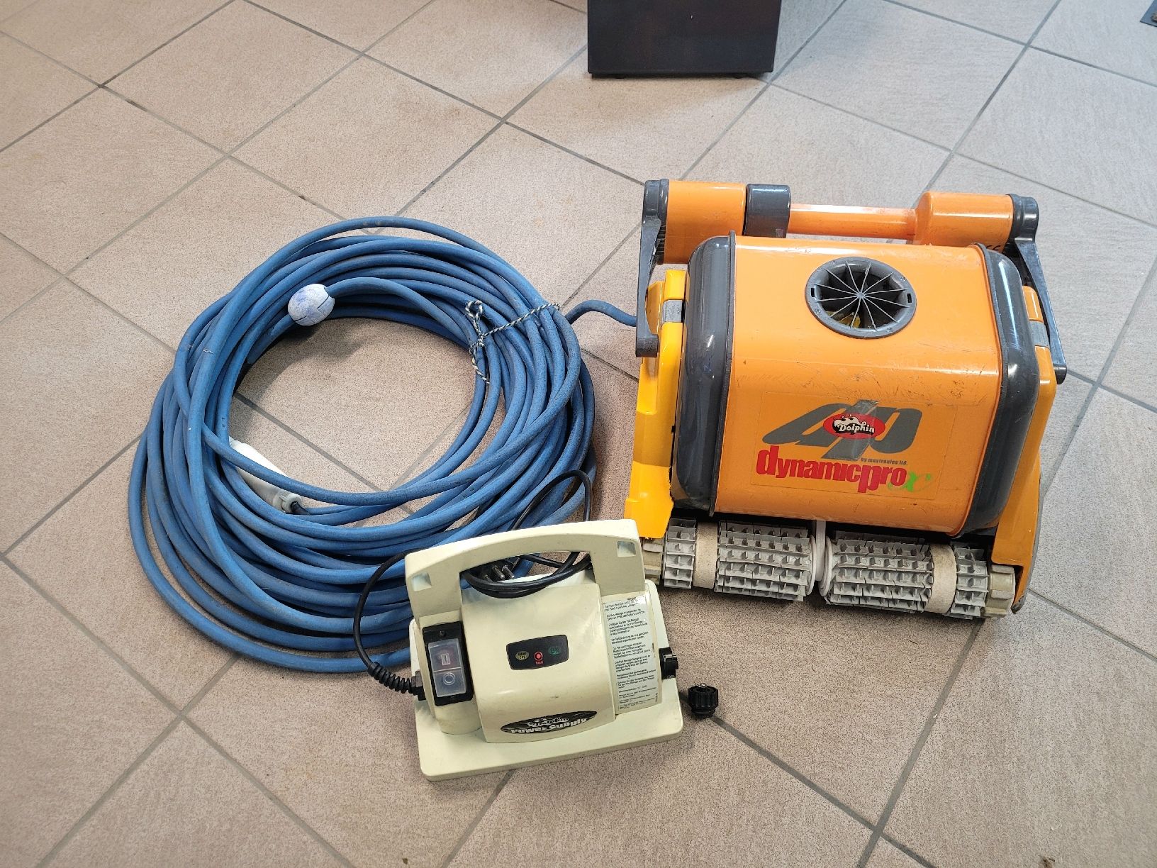 Dolphin Accessori per Piscine: Poolroboter Dolphin Dynamic Pro - Ideal für grosse Pools!! – Usato da Russikon venduto da proxilia 2