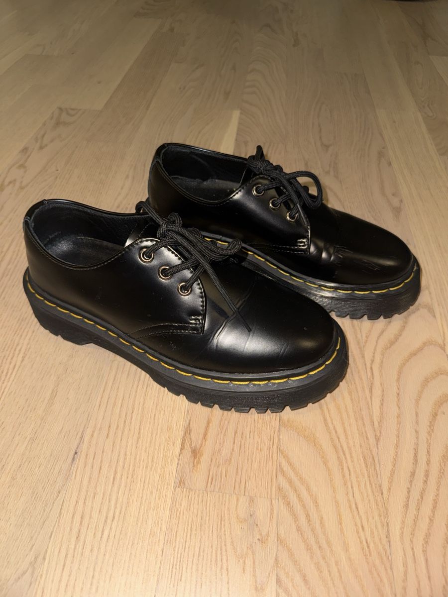 Chaussures hommes: Dr. Martens Schnürrschuh – Neuf (Voir description) à Pfäffikon ZH par aitm_00 1
