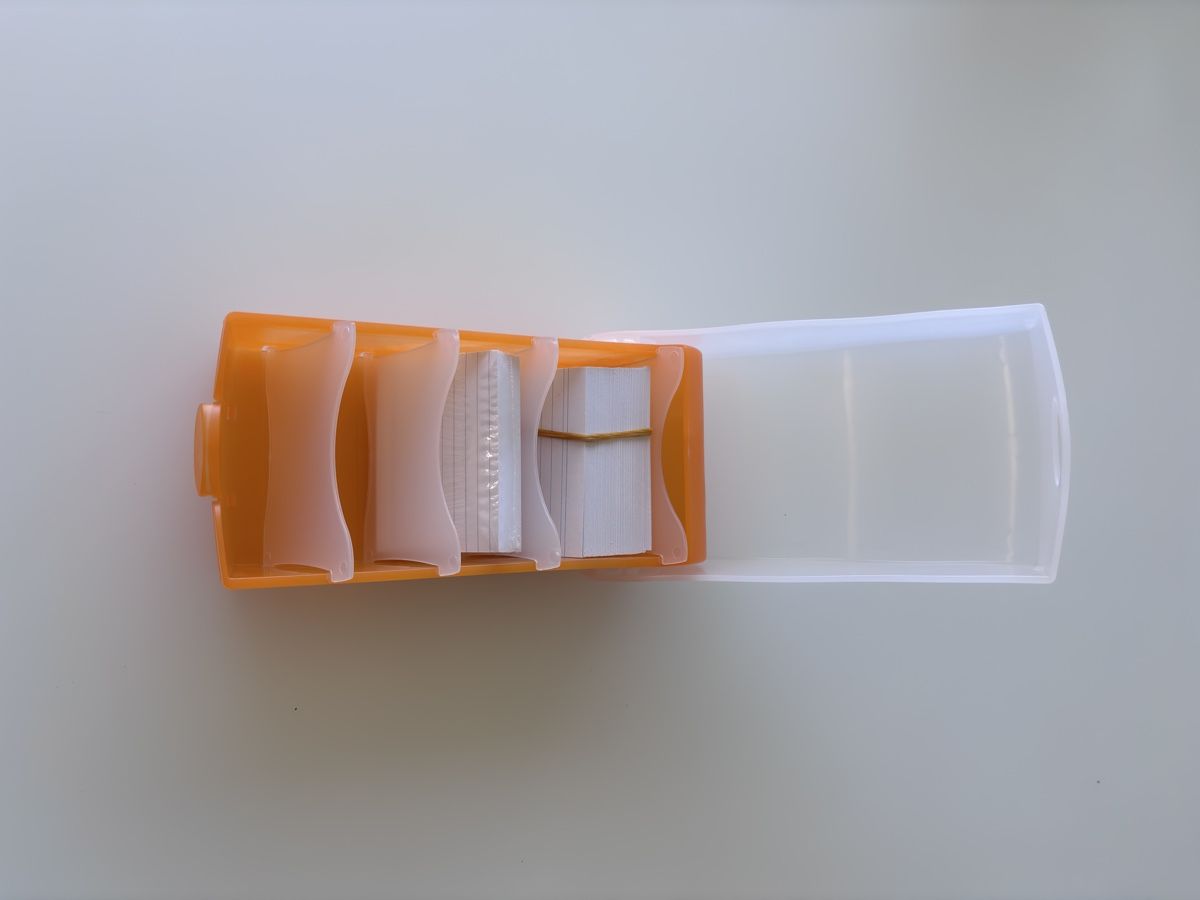 Sistemi di archiviazione: Lernkartei orange mit Karten – Usato da Lyss venduto da Mirathun 1