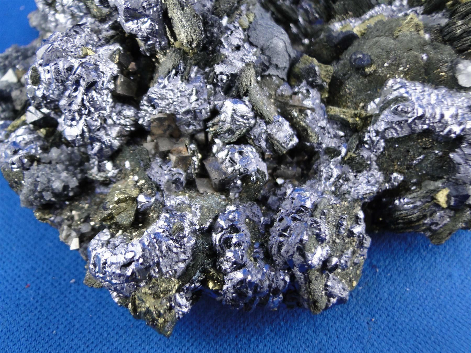 Minerali & Pietre curative: Pyrrhotit mit Galena – Usato da Schinznach Bad venduto da Demerald 3