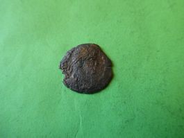 uralte Bronzemünze  17 mm     1.45g