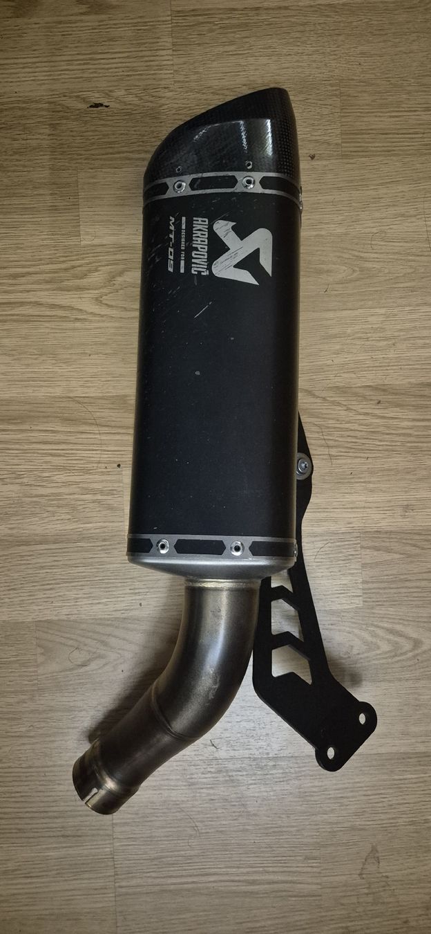 Yamaha Sistemi di scarico: MT 09 Akrapovic Endschalldämpfer – Usato da Oberdorf BL venduto da Herzi_141