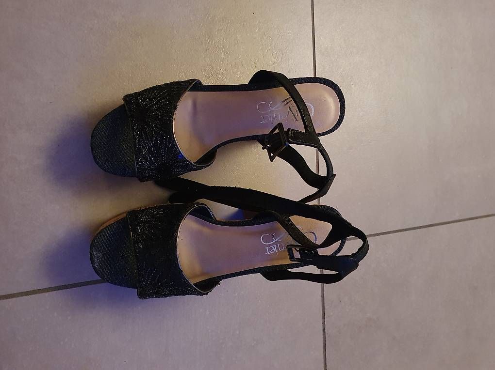 Chaussures femmes: Scarpe con zeppa – D'occasion à Balerna par Luca1234