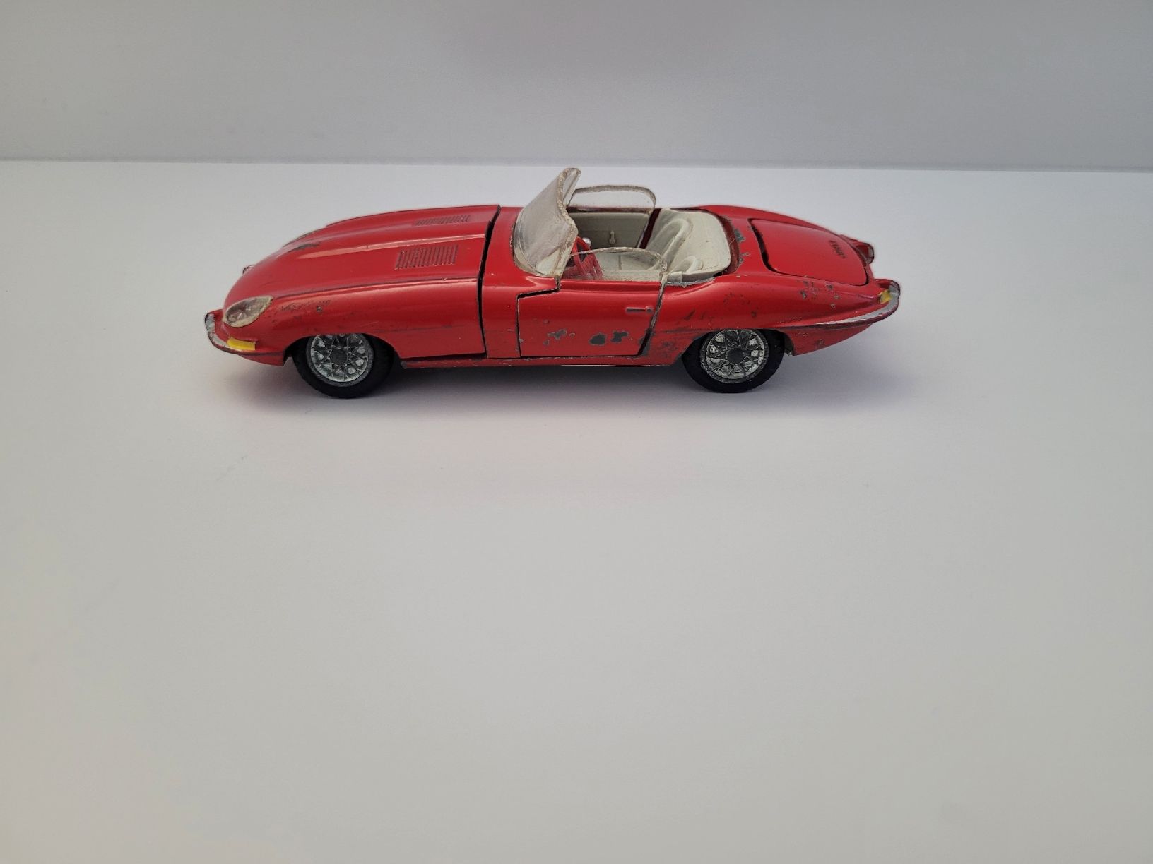 Tekno Modellini d'auto: JAGUAR E-TYPE (TEKNO) 1/43 – Usato da Zumikon venduto da tho_9zm8 1