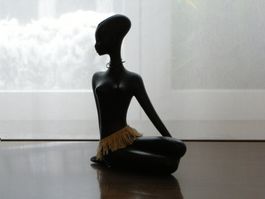 Elegante afrikanische Keramik Figur / 50er / Mid-Century