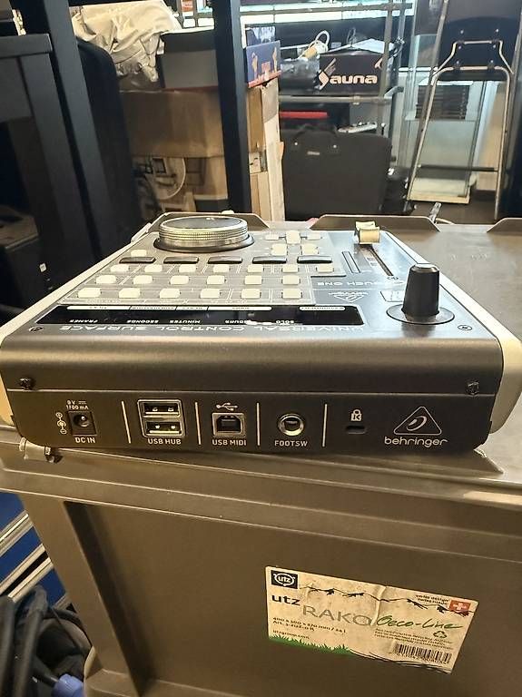Platines de mixage: Beringher XTouch ONE – D'occasion à Locarno par ute_5qq8 1