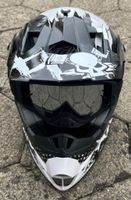 Motorrad-Helm mit passender Brille von Grenzgaenger