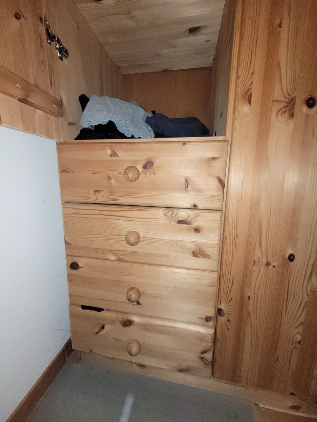 Armoires: Kleiderschrank – D'occasion à Effretikon par Gigi0110 3