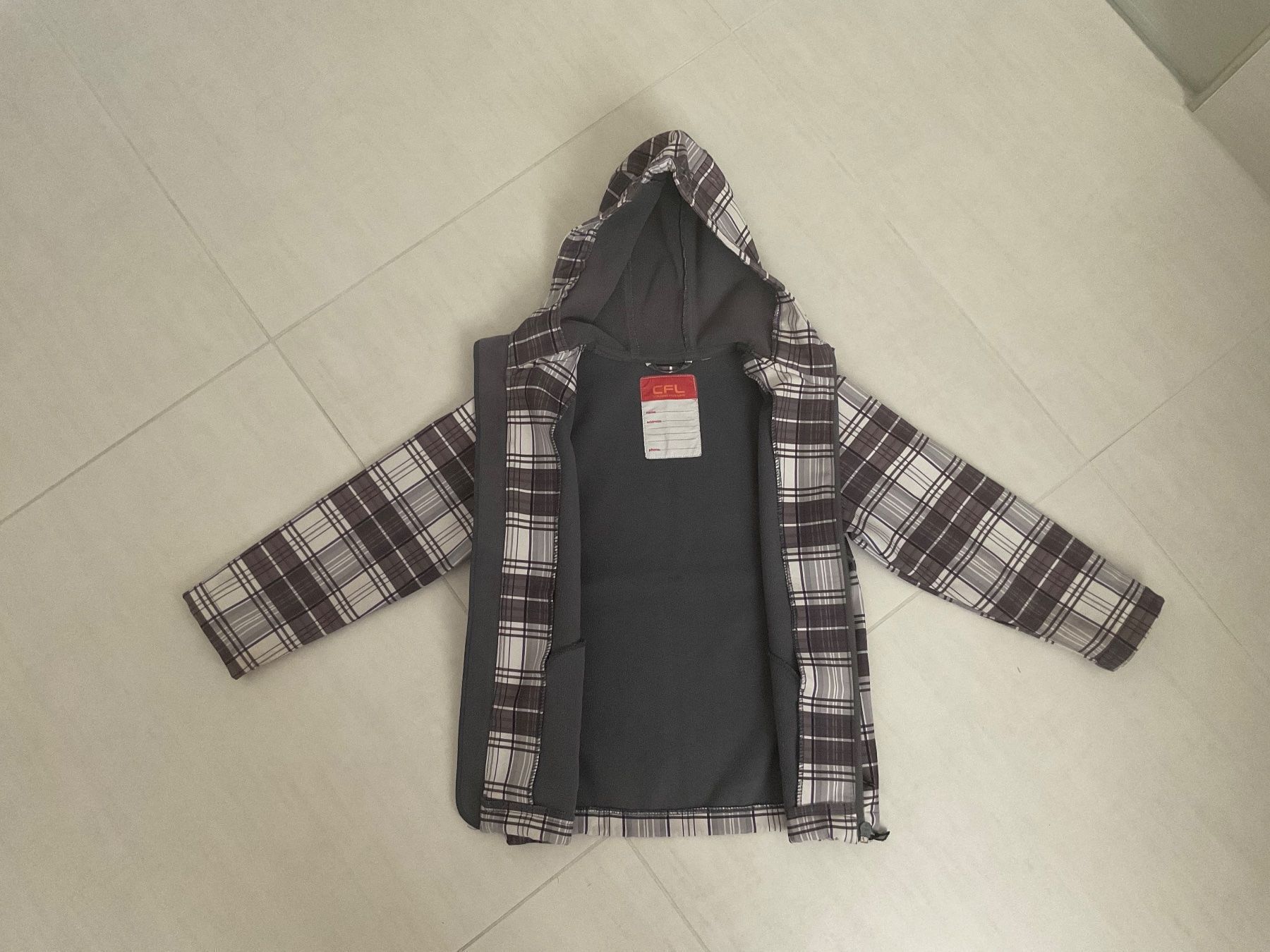 Vestes & Manteaux: Schöne Softschelljacke Übergangsjacke Junge Gr.110 – D'occasion à Pfäffikon ZH par Ben0707 2
