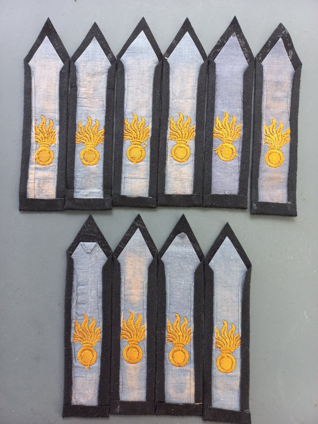 Schweizer Armee Uniformen: 10 Ärmelpatten, Flab, schwarz – Gebraucht aus Horw von Bellevue10 1