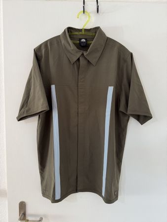 Nike ACG olivgrün Kurzarmhemd Grösse M Fit L Oryginal