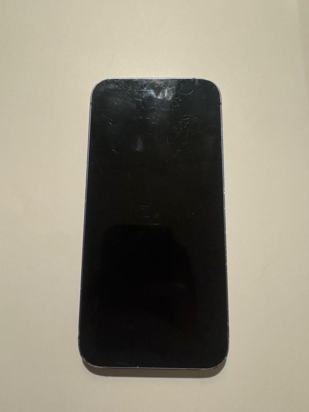 Apple Portables: Iphone 14 – D'occasion à Arosa par lissa.k 1