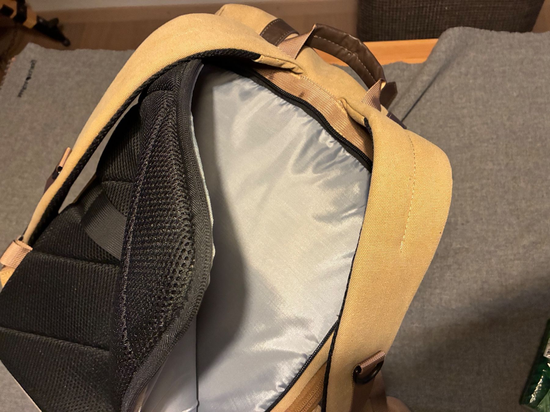 Rucksäcke: Kamerarucksack beige mit variablen Fächern, kaum gebraucht – Gebraucht aus Glattfelden von acc_nm8j 2