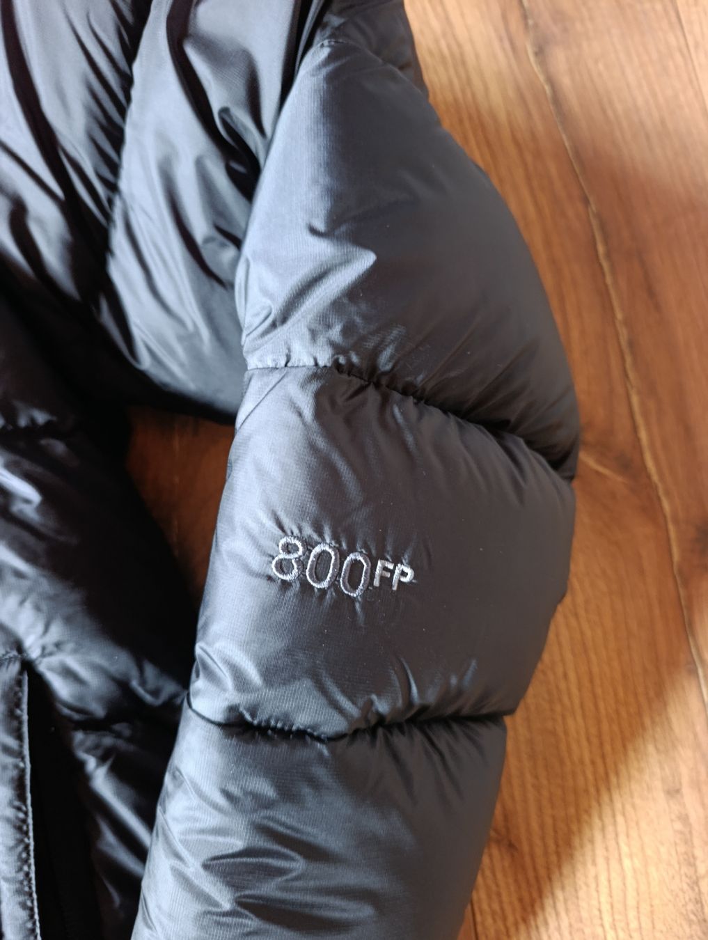 Giacche: Schwarze Daunenjacke Stellar Equipment – Usato da Reitnau venduto da Moendi88 1