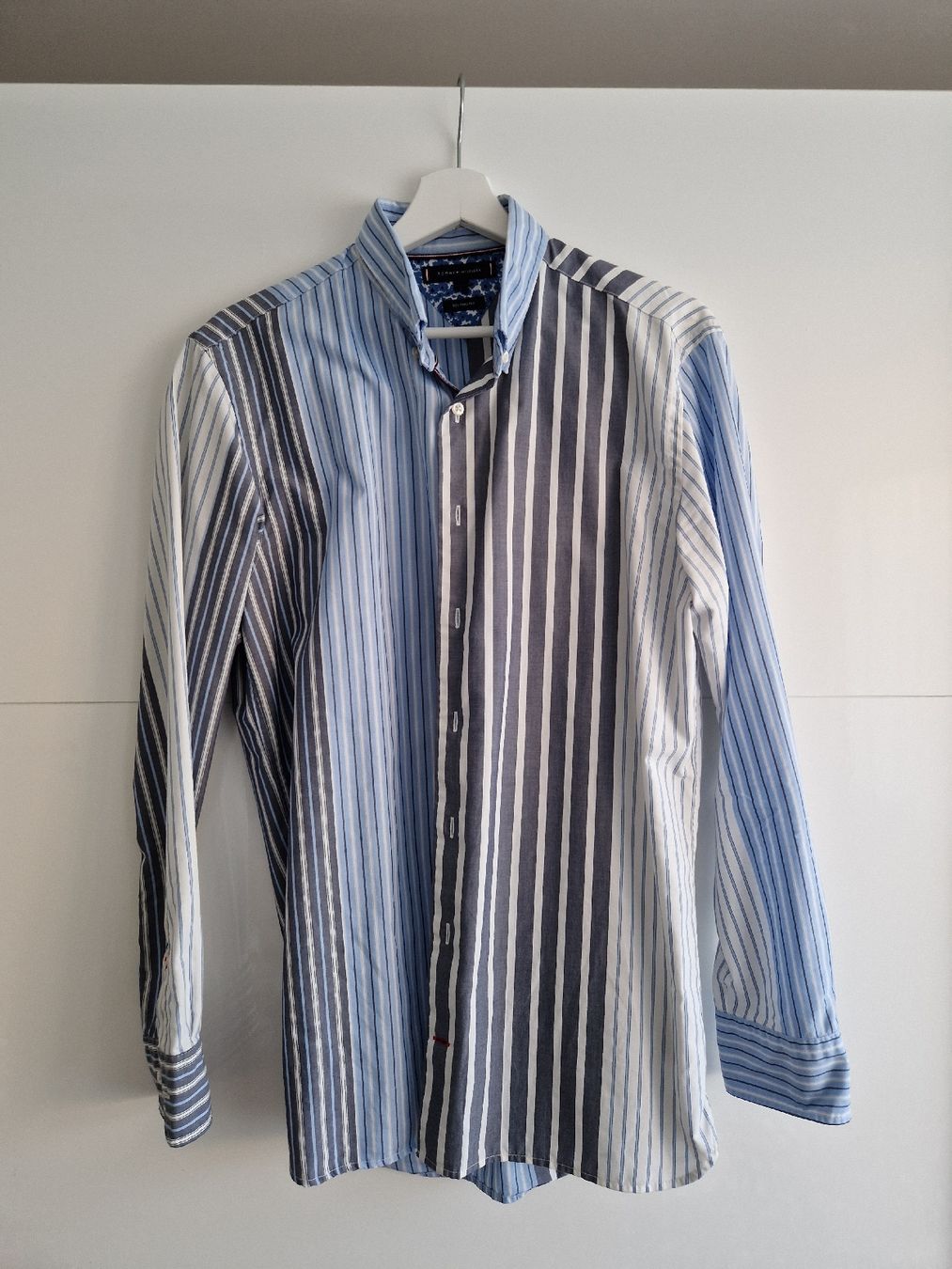 Camicie: Hemd Tommy Hifliger S – Usato da Nebikon venduto da Ljubo1967