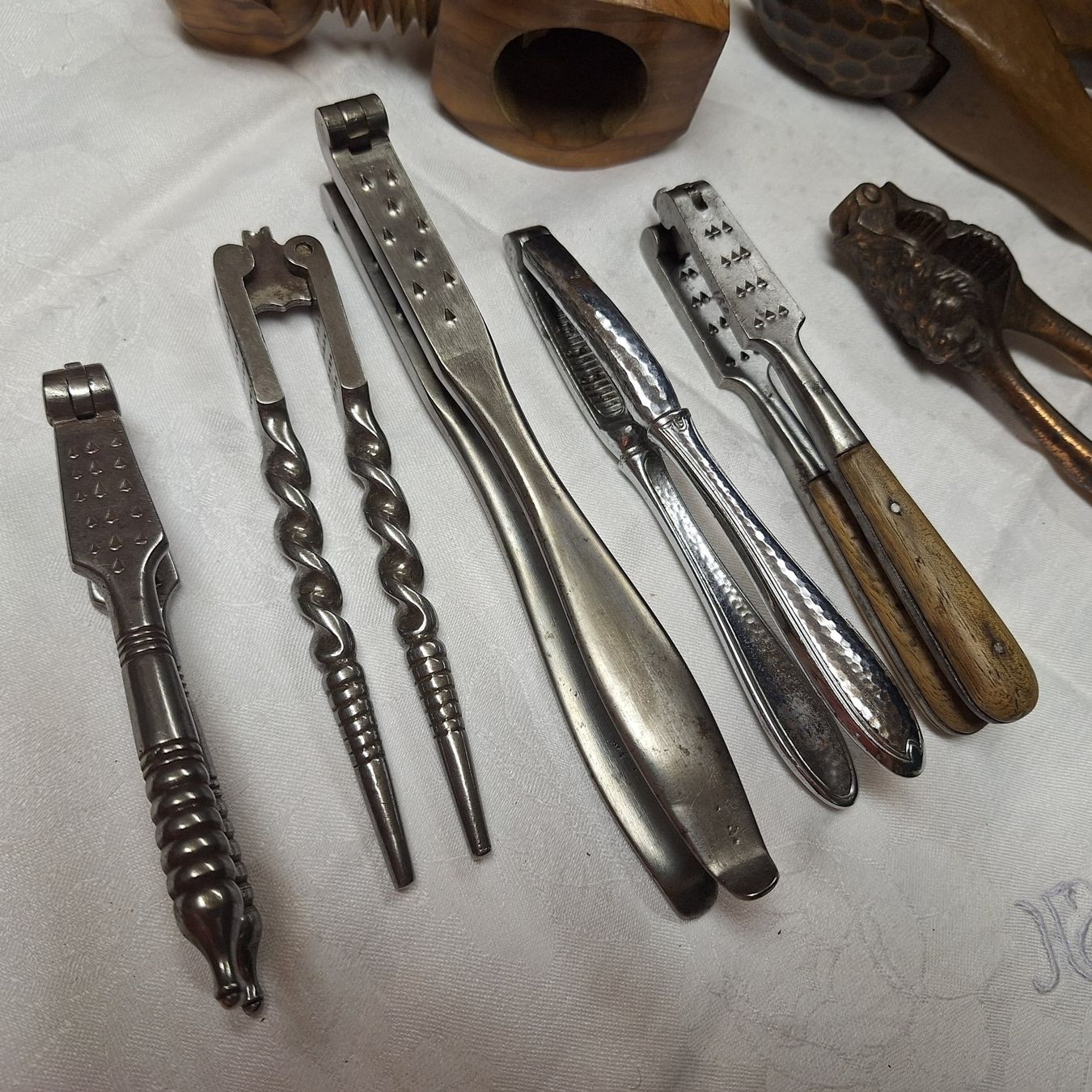 Tutti gli attrezzi: Versand möglich. Lot an teils antiken Nussknacker – Usato da Winterthur venduto da Goldpipau 3