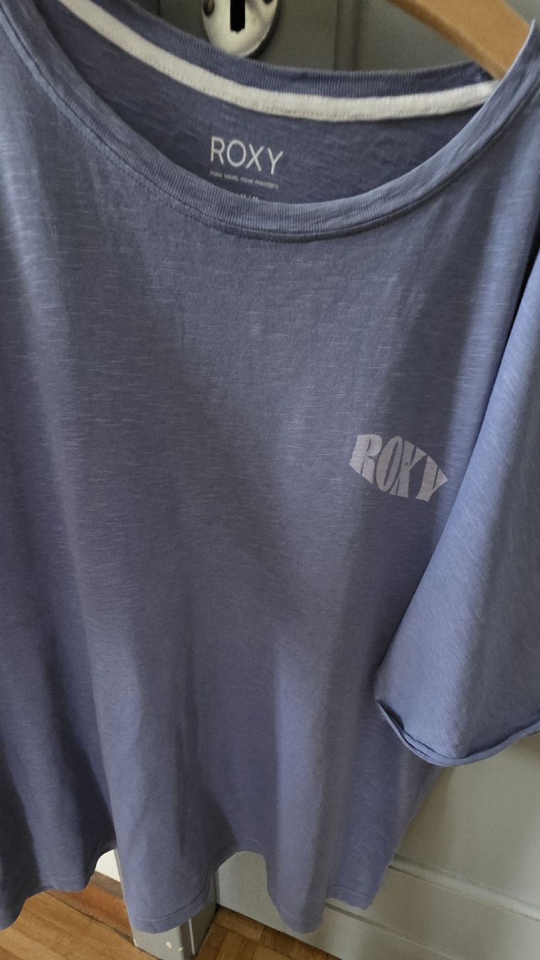 T-shirt: Tshirt bleu Roxy Taille M Unisexe – Usato da Yverdon-les-Bains venduto da van_dq65 4
