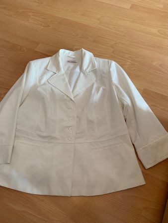 Joli blazer blanc Anne Weybum t. XL