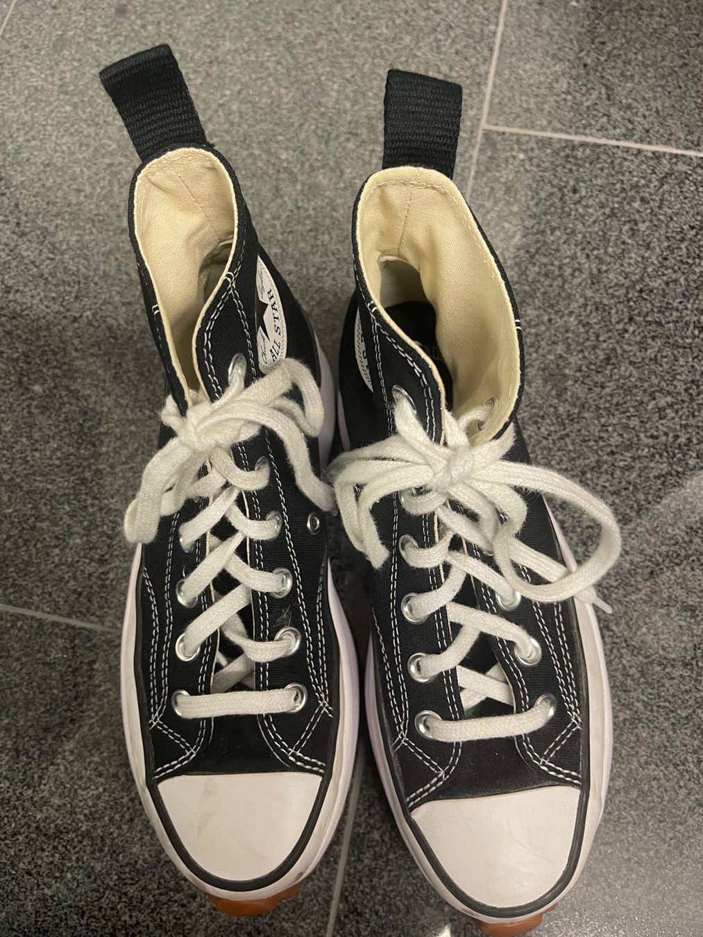 Converse Scarpe da donna: Converse Run Star Hike High Top Schwarz, Grösse 37 – Usato da Thalwil venduto da Paulina72 1