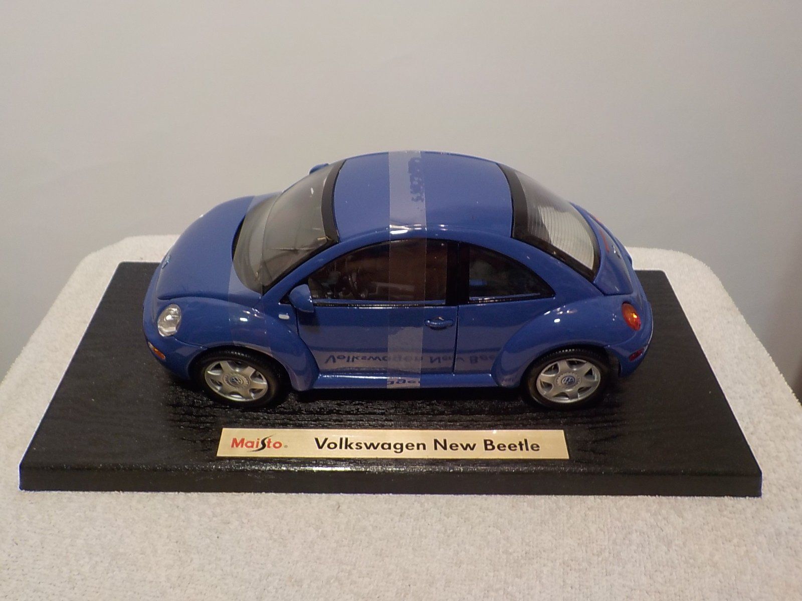 Volkswagen Modellini d'auto: Volkswagen New Beetle ende 90er – Nuovo e nell'imballaggio originale da Bülach venduto da Freieck