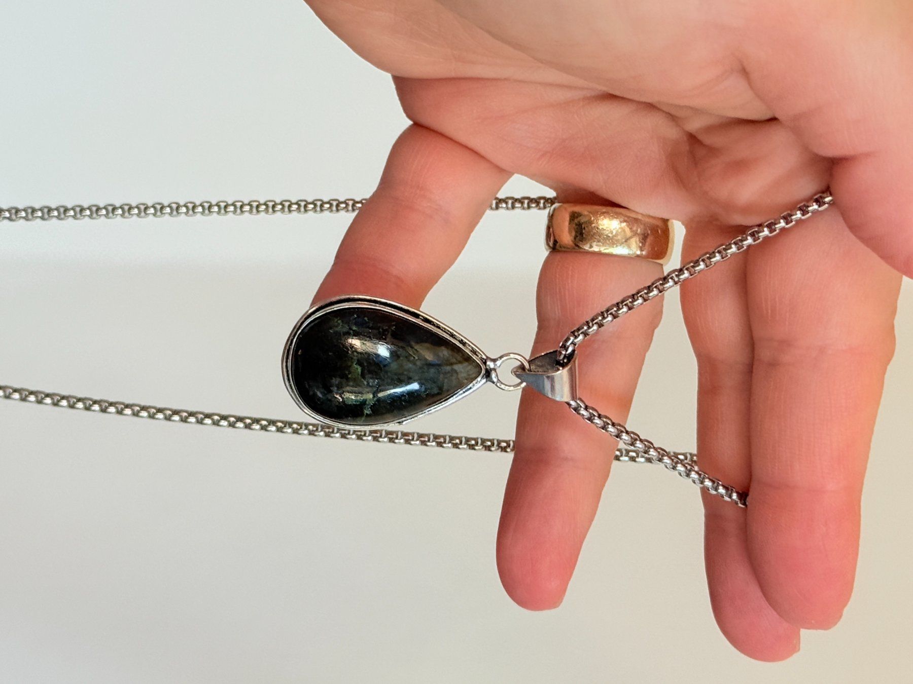 Catenine: Collier vintage avec pendentif pierre Labradorite – Nuovo e nell'imballaggio originale da Genève venduto da AWWA 9