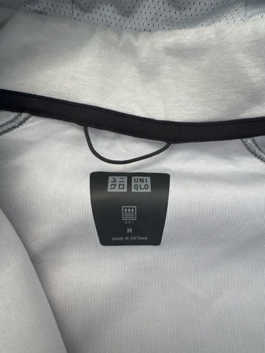 Uniqlo Giacche: Sweat à capuche Uniqlo – Nuovo (secondo la descrizione) da Lausanne venduto da DatNoize 2