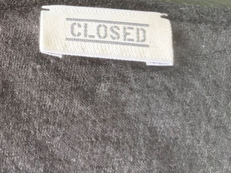 Closed Maglioni & Felpe: Dünner Wollpullover von Closed, schwarz, Gr. L – Usato da Balzers venduto da Golf-Lady 1